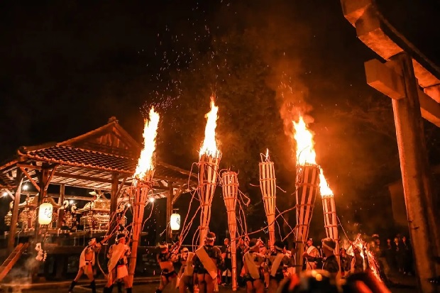 Lễ hội Kurama náo nhiệt